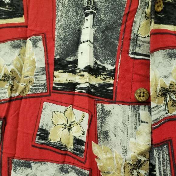 Beautiful men's button up short sleeve shirt. Size large. Great condition - Picture 5 of 6